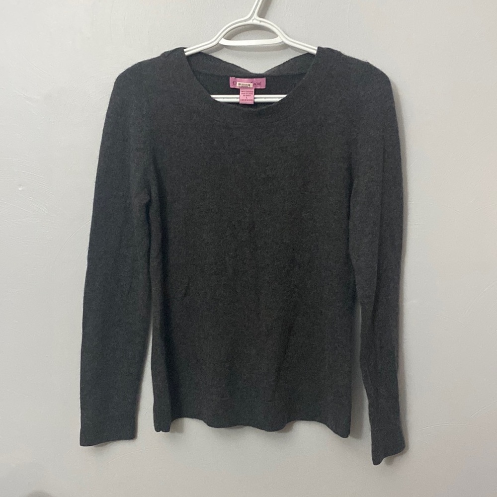 Cashmere Cache 100% Cashmere long sleeve sweater
